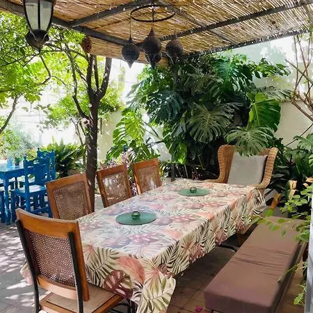 Сasa de vacaciones Charming 4 Bedroom Village With Patio