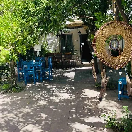Holiday home Charming 4 Bedroom Village With Patio *