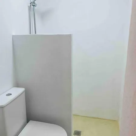 Charming 4 Bedroom Village With Patio