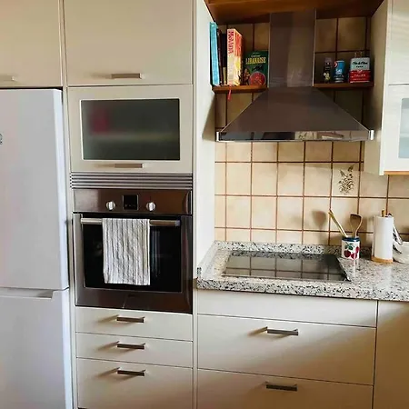 Holiday home Charming 4 Bedroom Village With Patio *
