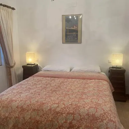 Charming 4 Bedroom Village With Patio *