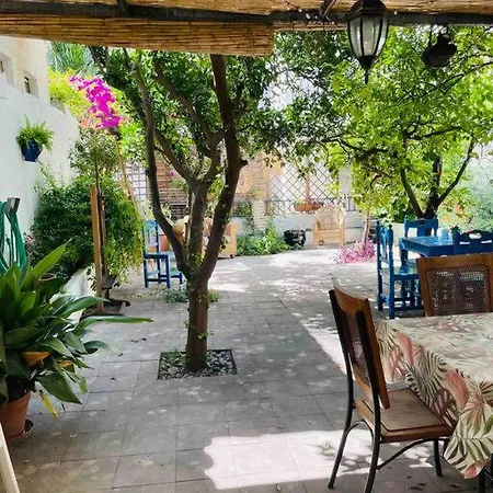 Charming 4 Bedroom Village With Patio Holiday home